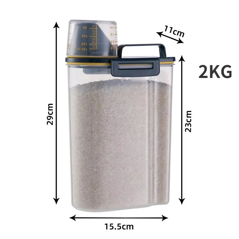 Freshness Lock Tank: 2kg Pet Food Storage with Measuring Cup – Stop Waste!